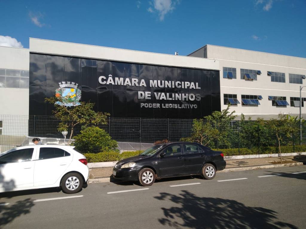 Vereadores de Valinhos fazem manobra e adiam votação de projeto que reduz  comissionados na Câmara