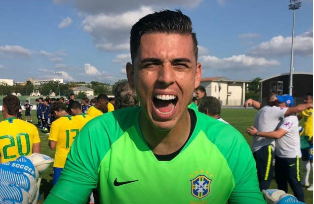 Ivan defende pênalti e o Brasil é campeão na França
