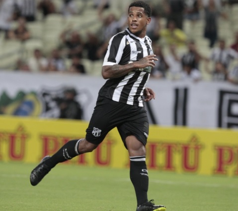 Ceará empresta atacante Vitor Feijão ao Guarani