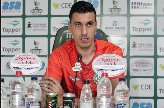 Após seguidas falhas, zagueiro Xandão  não joga contra o Coritiba