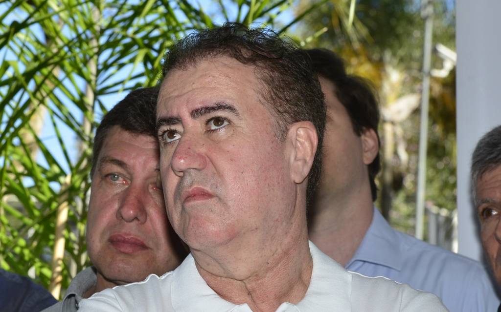 STF derruba liminar e Jonas terá de demitir 500 comissionados