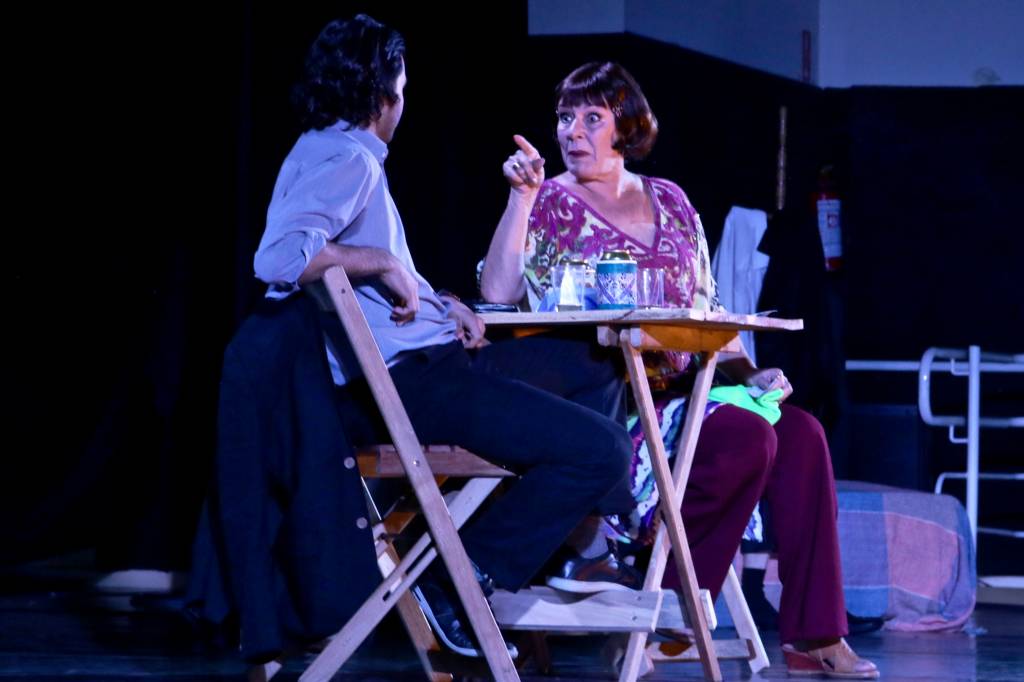 Castro Mendes recebe “A Valsa” nesta sexta e sábado