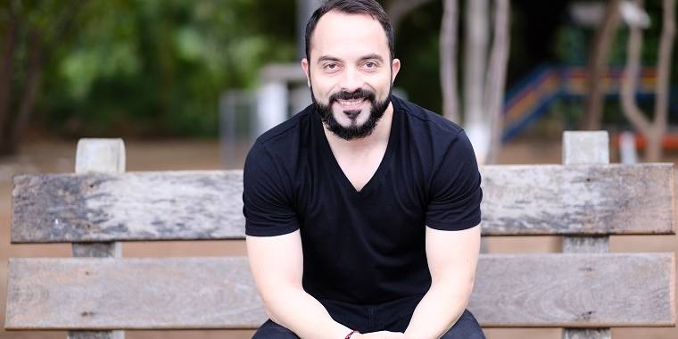 Poeta no Instagram, fisioterapeuta Alexandre Nolleto lança livro motivacional