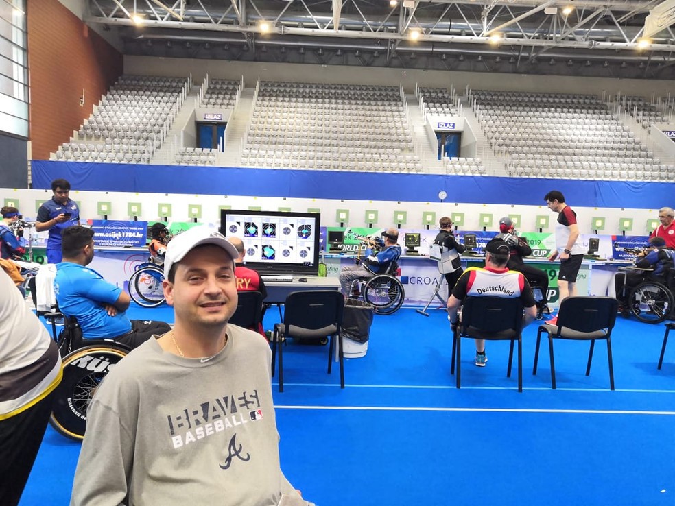 Extravio de bagagem coloca em risco participação de atleta de tiro paralímpico em competições