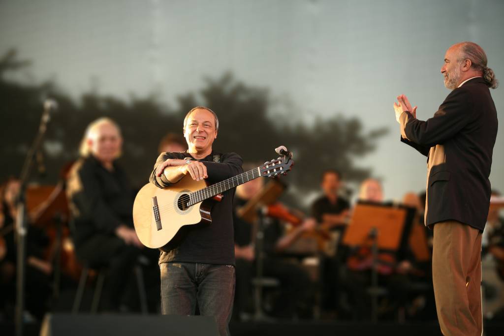 Orquestra Sinfônica Arte Viva recebe Toquinho em concerto especial na Concha Acústica