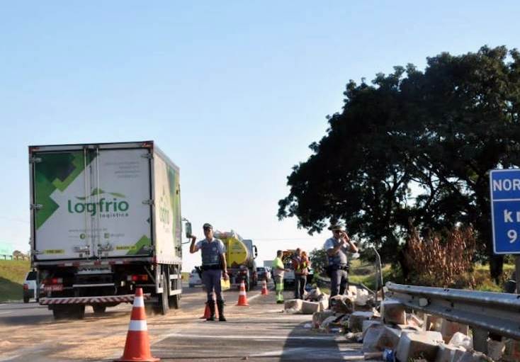 Caminhoneiro morre em acidente na Bandeirantes, em Campinas