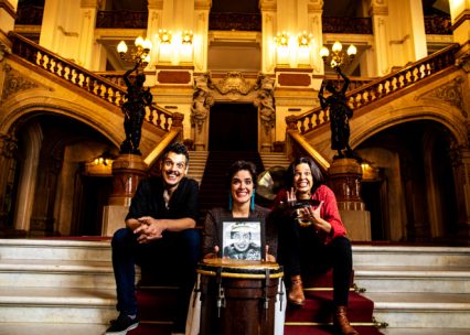 Projeto Goma-Laca apresenta os cantos populares do Brasil de Elsie Houston