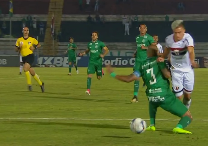 Com ajuda da arbitragem, Guarani empata com o Botafogo