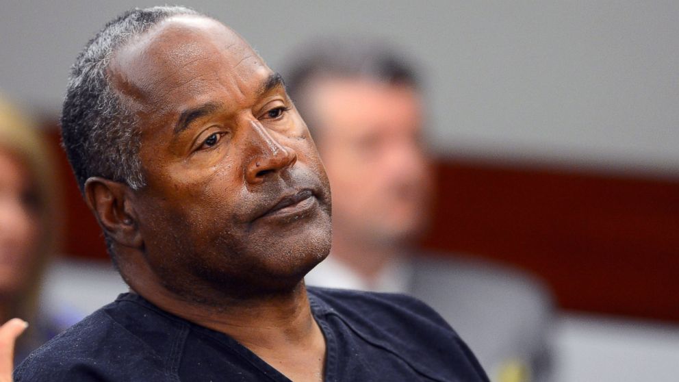 O Ex-atleta de futebol americano, O.J. Simpson abriu uma conta no twitter e ganhou milhões de seguidores