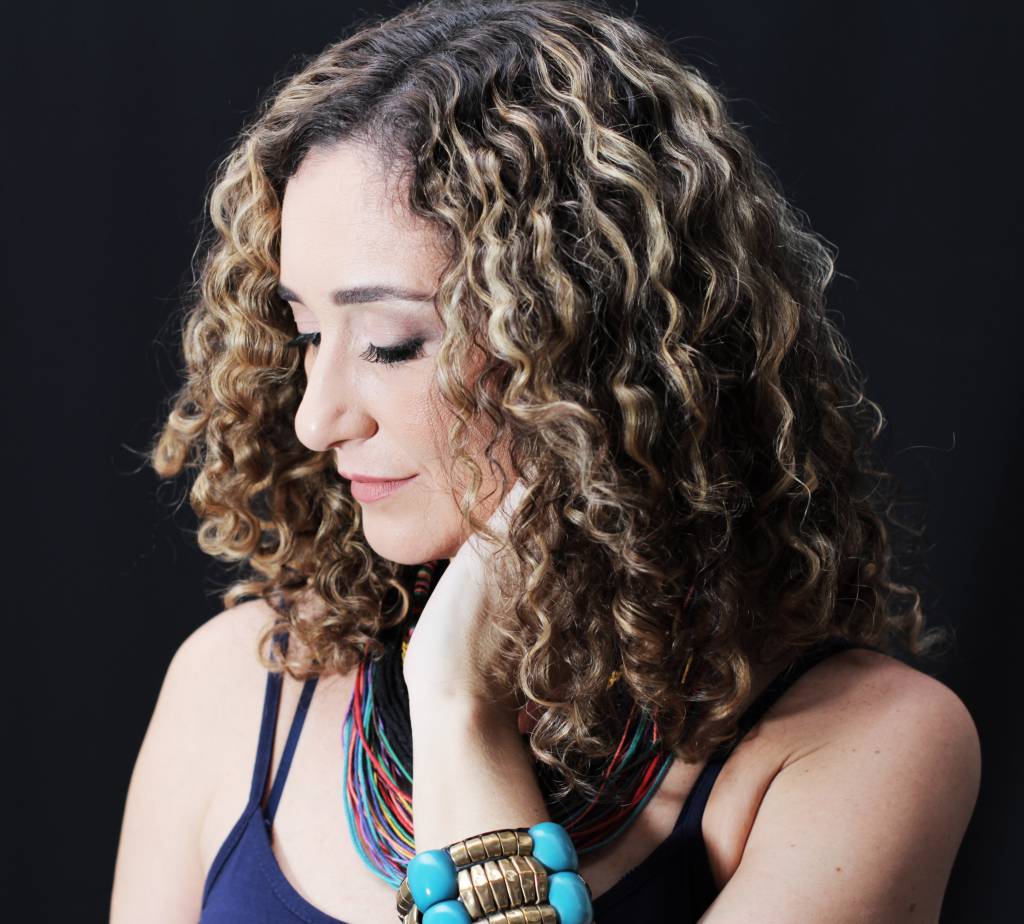 Clássicos de Chico Buarque e Edu Lobo para o cinema inspiram show de Candice Vitale