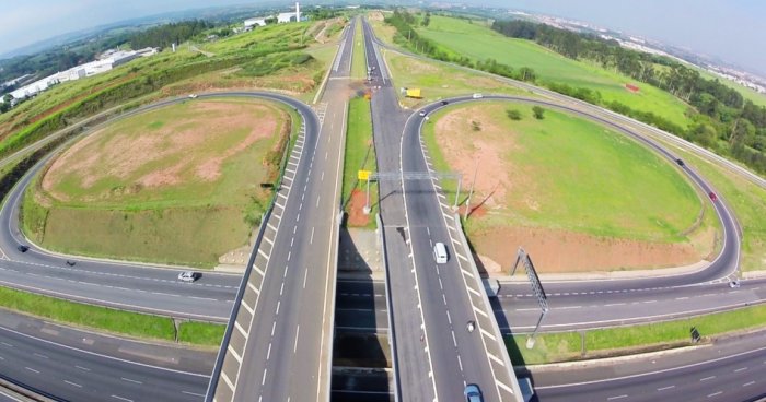 Duas pessoas ficam feridas em acidentes no Anel Viário nesta segunda-feira