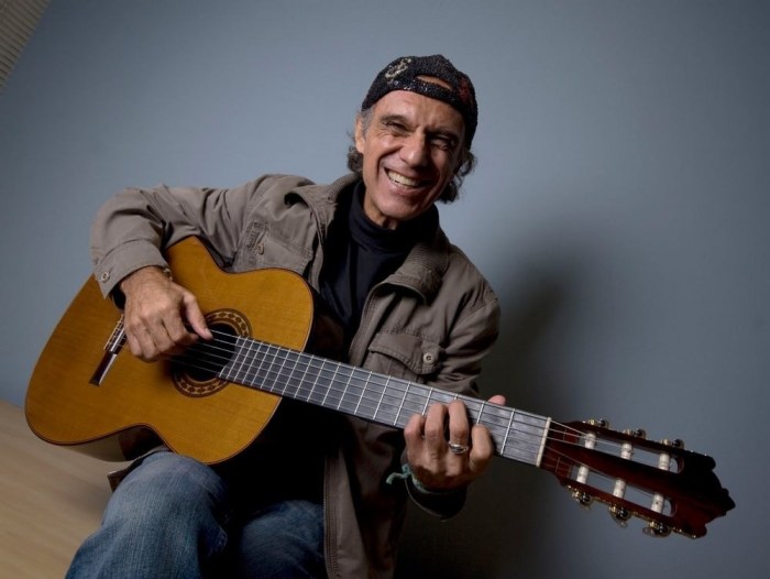 Entrevista Carlinhos Vergueiro: ‘Ser parceiro de Vinicius de Moraes e Chico Buarque é tão importante quanto de músicos anônimos’