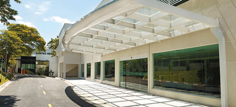 Idosa tem mal súbito e capota o carro na Abolição em Campinas