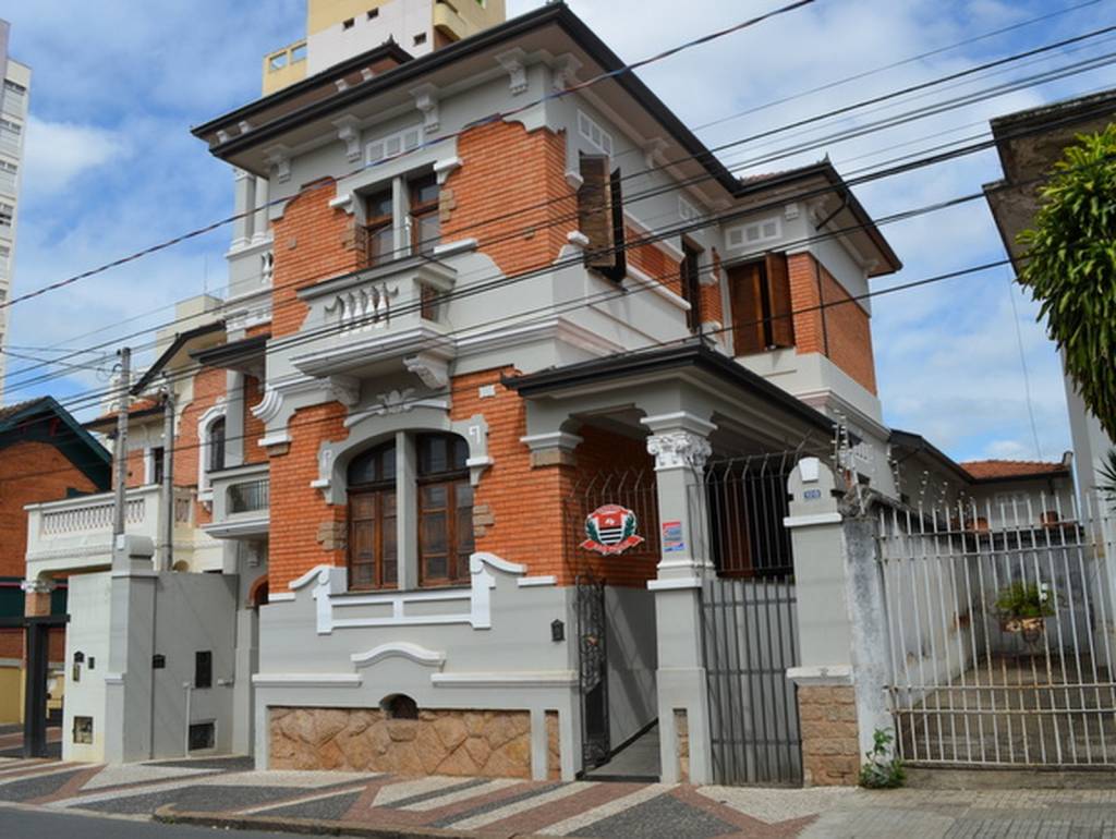 Professor é agredido com pedaço de pau por aluno em Piracicaba