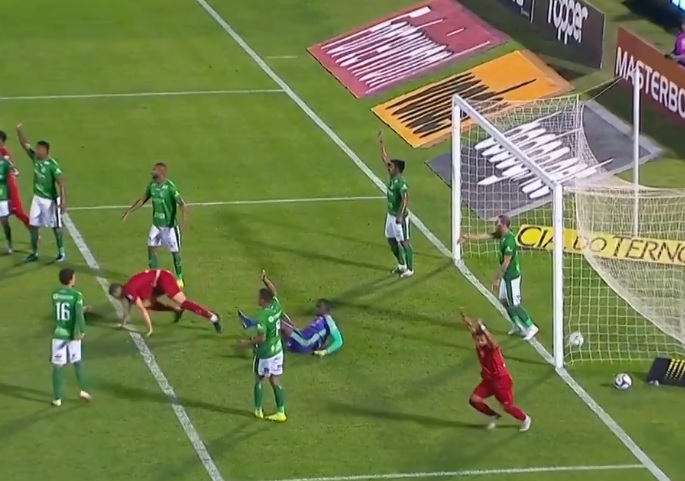 Guarani sofre a nona derrota em dezesseis  rodadas da Série B