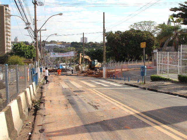 Obras do BRT alteram paradas e rotas de ônibus na Av. João Jorge