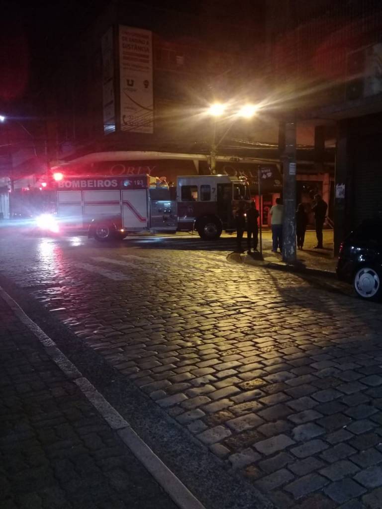 Incêndio atinge cozinha de panificadora no centro de Campinas