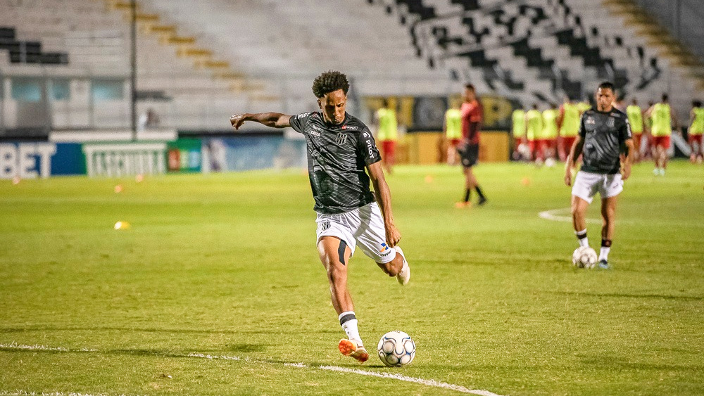 Lucas Mineiro chega e Ponte segue procurando reforços
