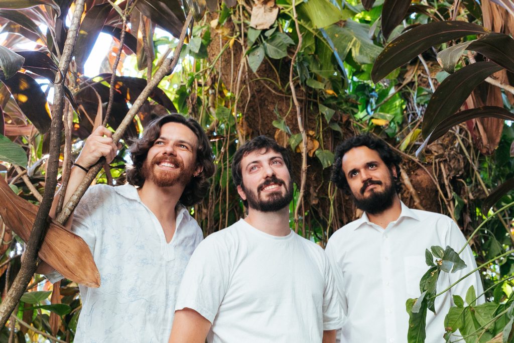 Peu Abrantes Trio no feriado de 07 de setembro no Rabeca Cultural