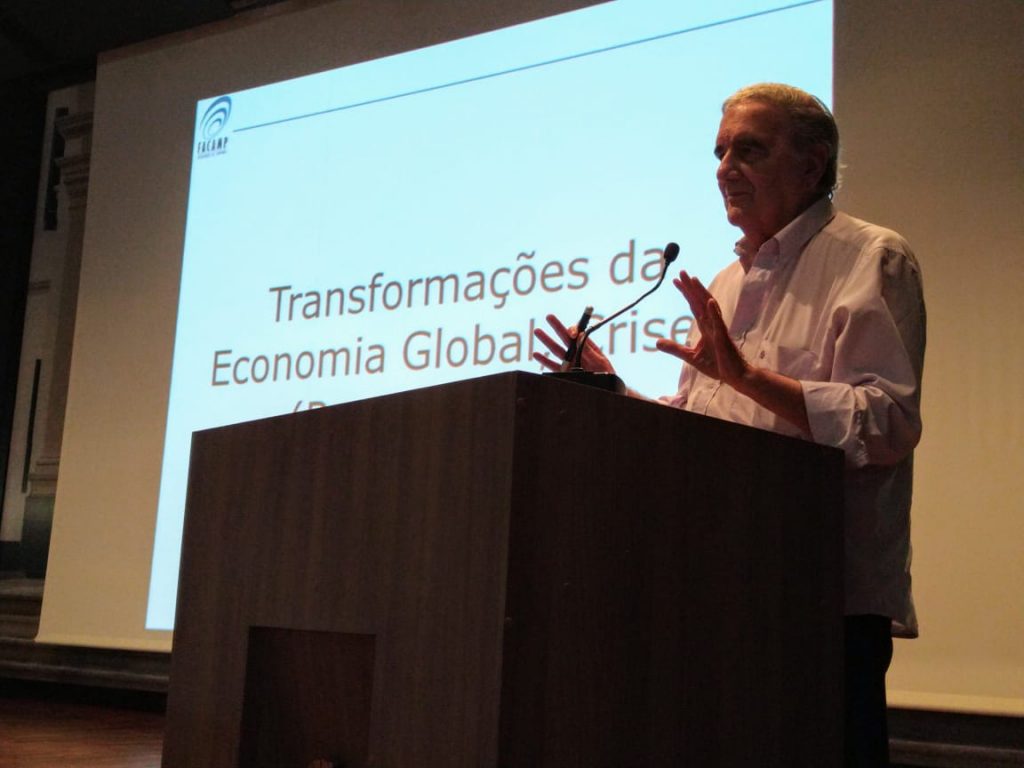 Durante conferência na Unicamp, Belluzzo aponta crise no pensamento econômico brasileiro