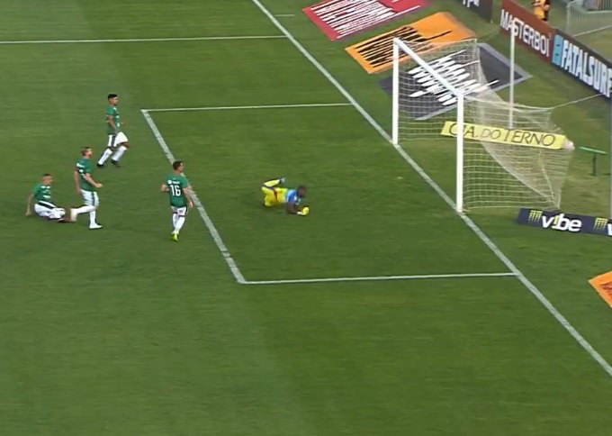 Guarani perde para o Oeste e permanece na lanterna da Série B