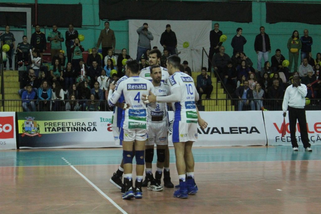 Campinas vence Itapetininga pelo Paulista de vôlei masculino