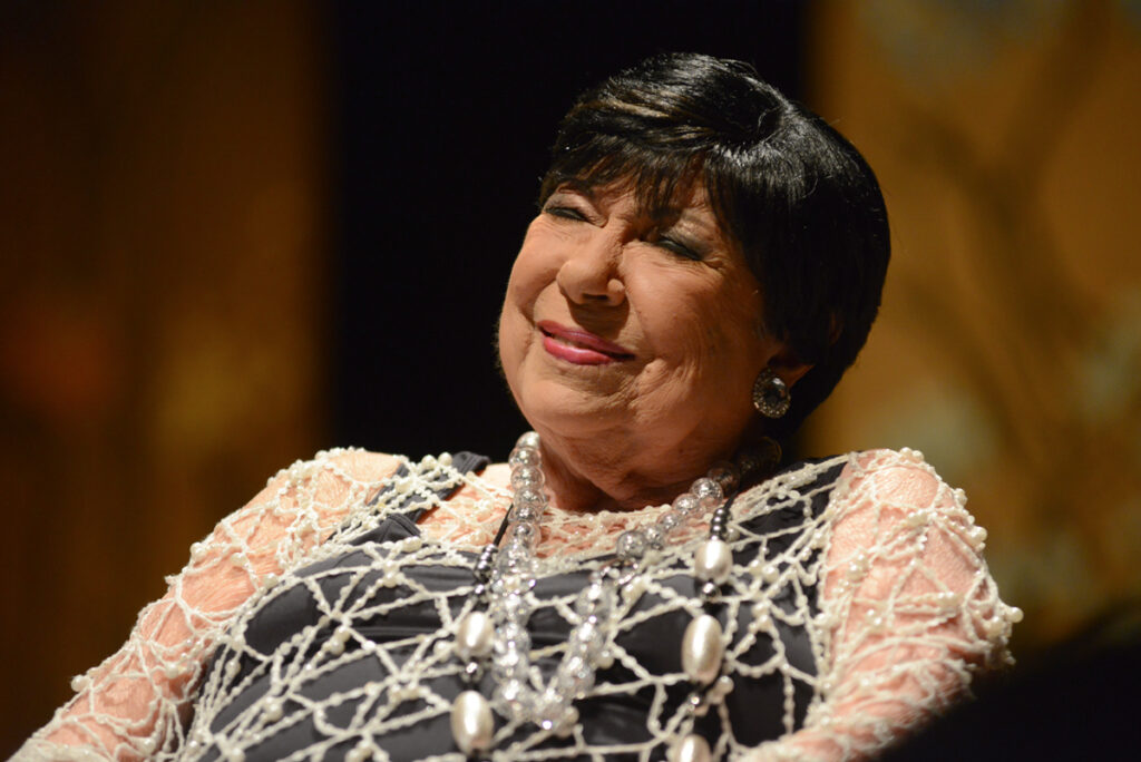 Teatro do Engenho recebe show em tributo a Inezita Barroso