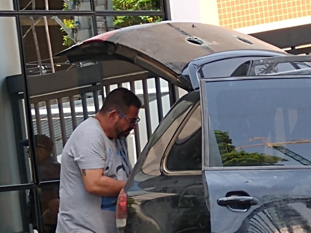 Policia Federal faz vistoria em veículos utilizados no roubo a empresas de valores em Viracopos