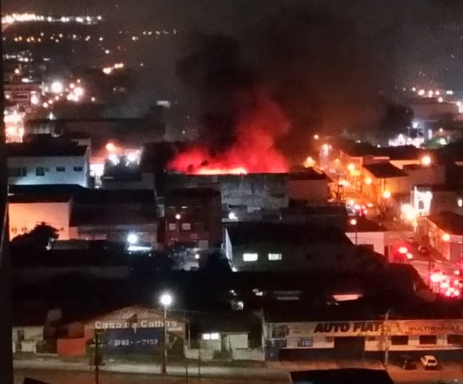 Incêndio atinge loja de roupas em Sumaré