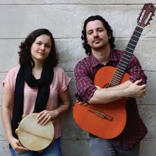 Duo Corda e Platinela toca história da MPB em Campinas