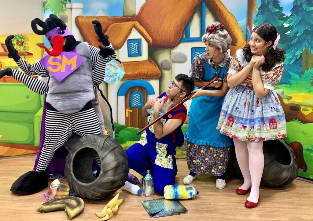 Espetáculo ensina, de forma divertida, a importância do combate ao mosquito Aedes Aegypti