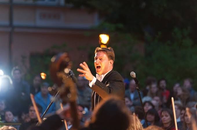 Maestro alemão rege a  Sinfônica de Americana nesta sexta-feira em concerto gratuito