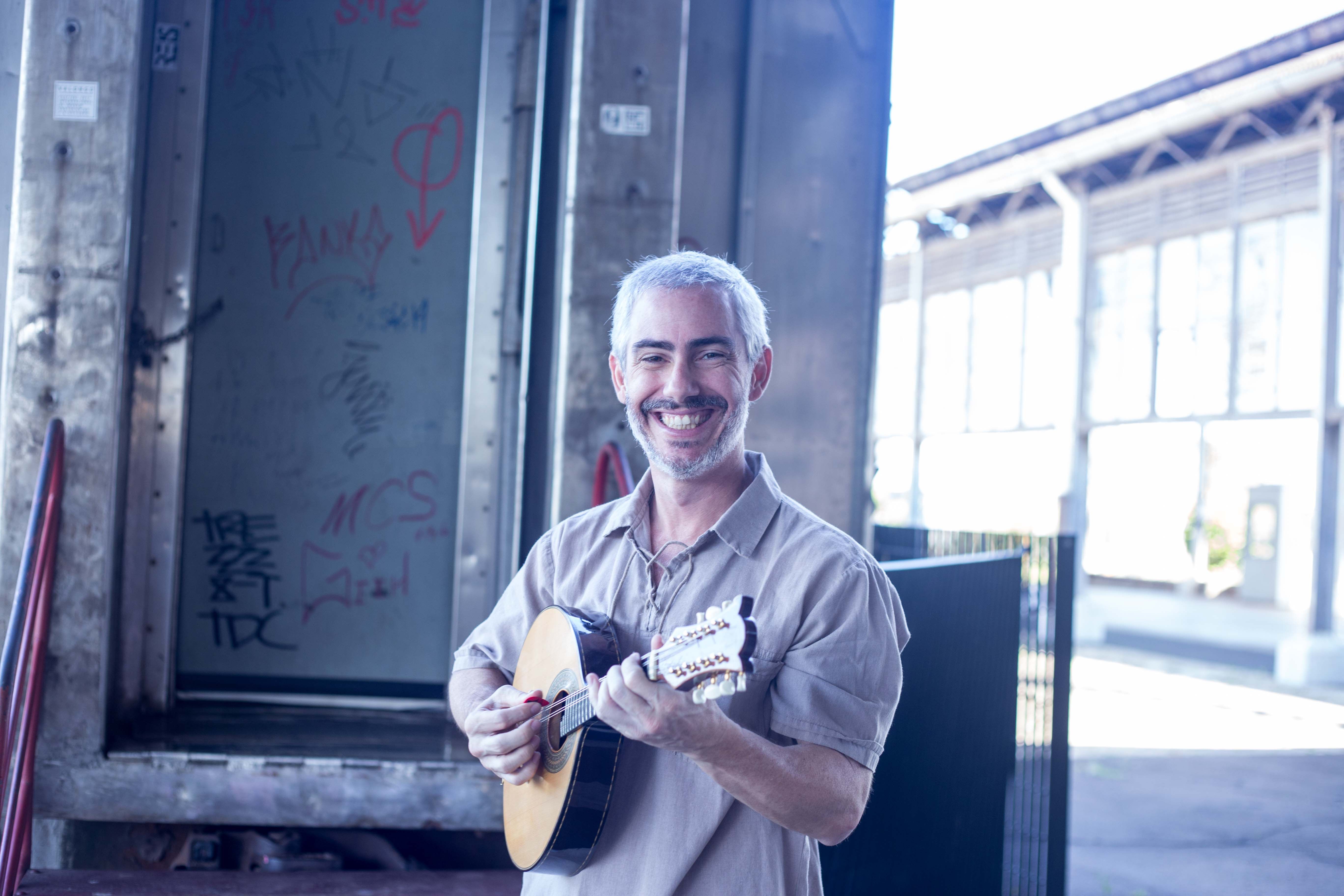 André Ribeiro lança novo trabalho no Espaço Maria Monteiro