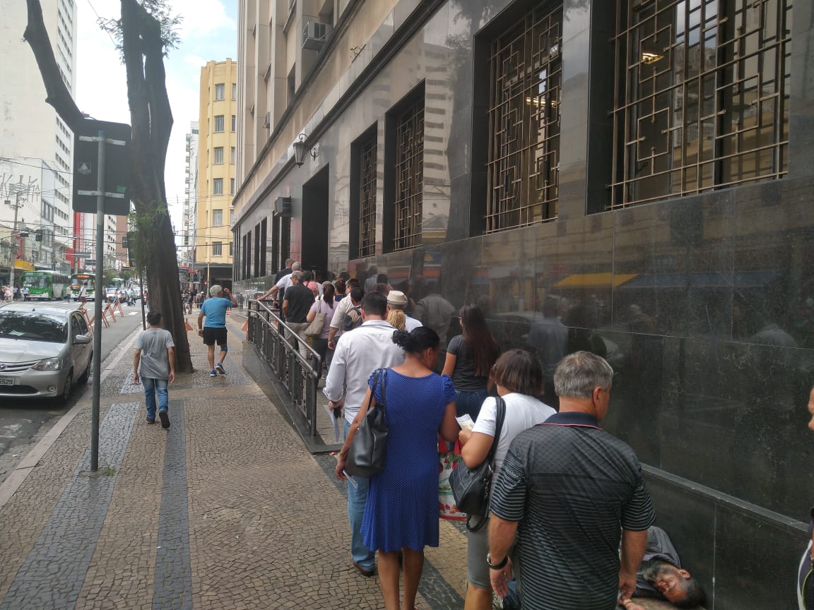 Cadastramento de biometria forma filas no Fórum de Campinas