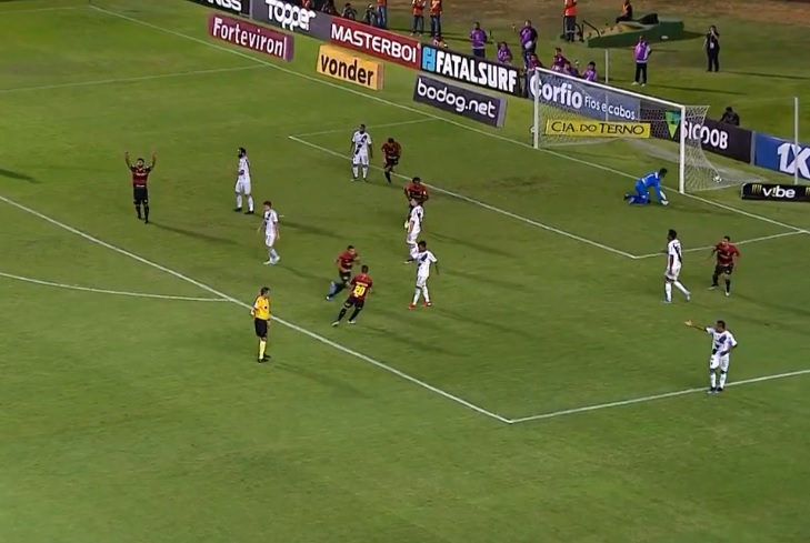 Em jogo de três expulsões, Ponte perde para o Sport