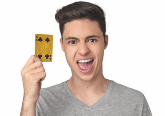 Youtuber ganha público teen com milhões de seguidores