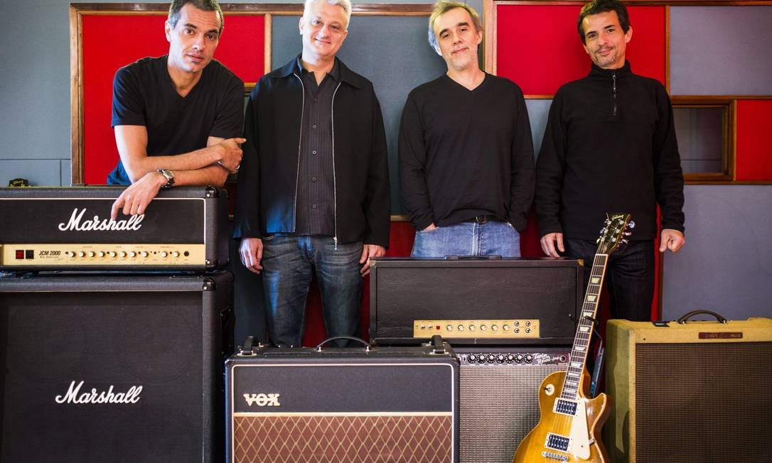 A mistura de ritmos da banda Picassos Falsos