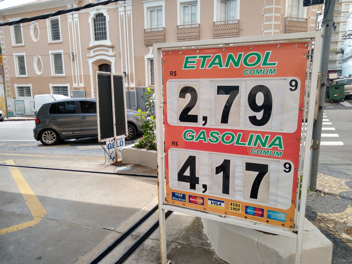 Etanol tem safra recorde, mas preço sobe