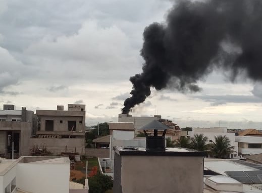 Fumaça no Swiss Park chama atenção de motoristas