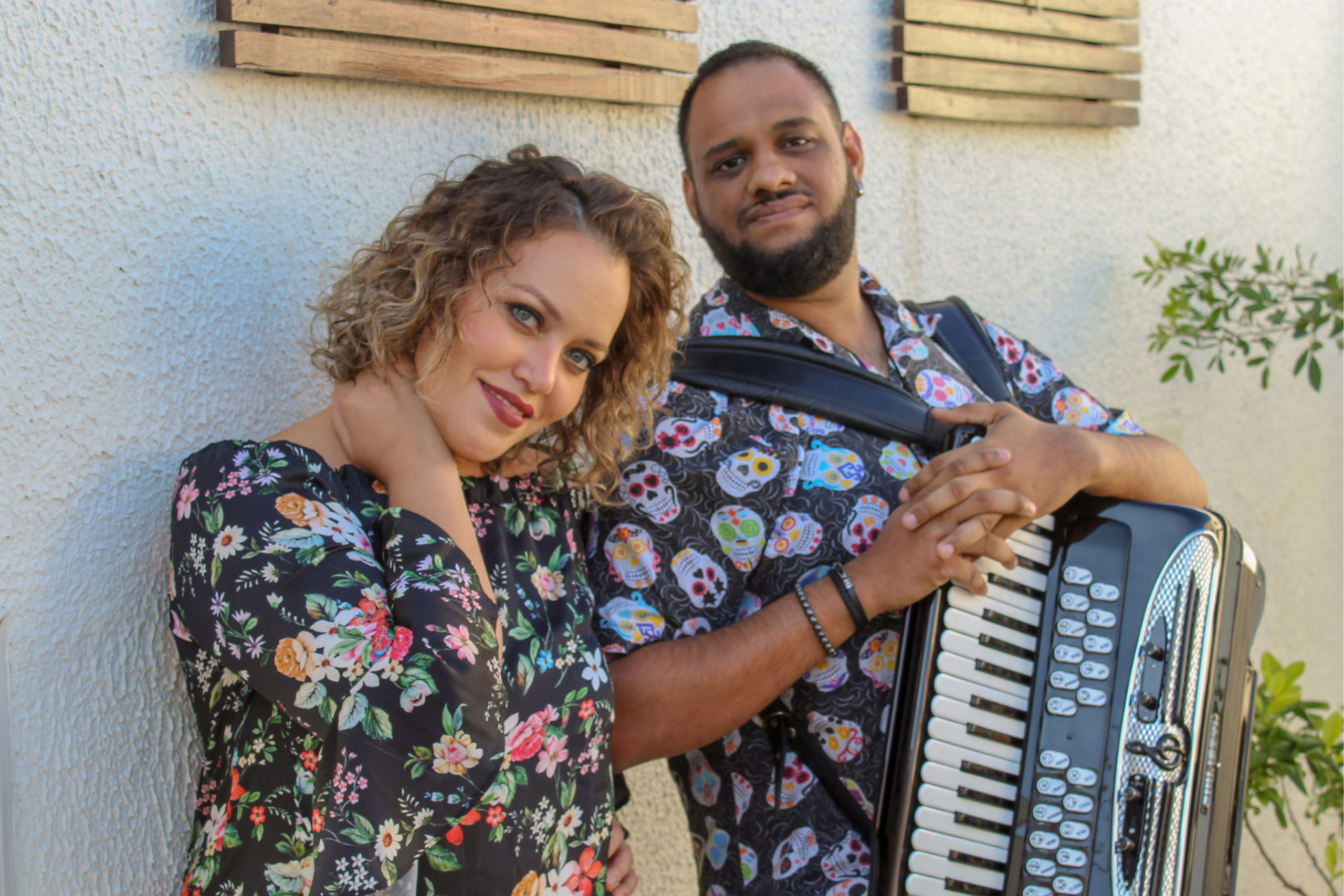 Mari Vasconcelos e Rafa Virgulino se apresentam no Pavão Cultural