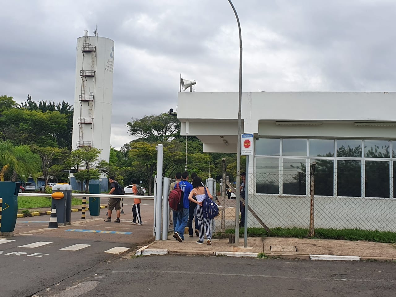 Grupo de alunos do IFSP tenta evitar fechamento da unidade Amarais