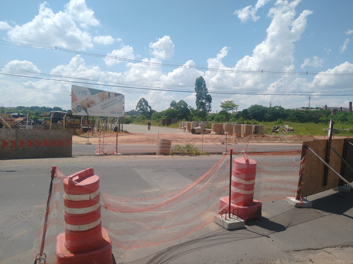Ex-futuro sambódromo vira canteiro do BRT