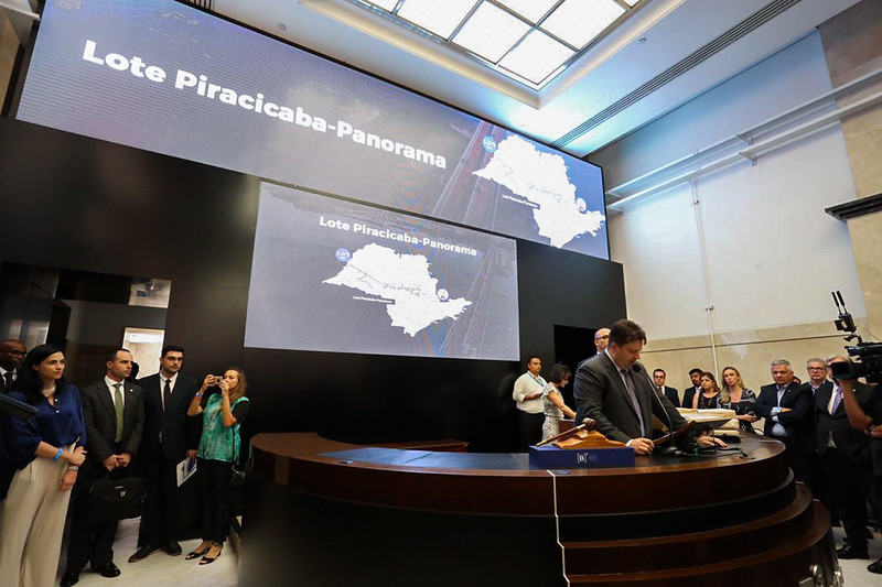 Lote de 1,2 mil km de rodovias é concedido por R$ 1,1 bi