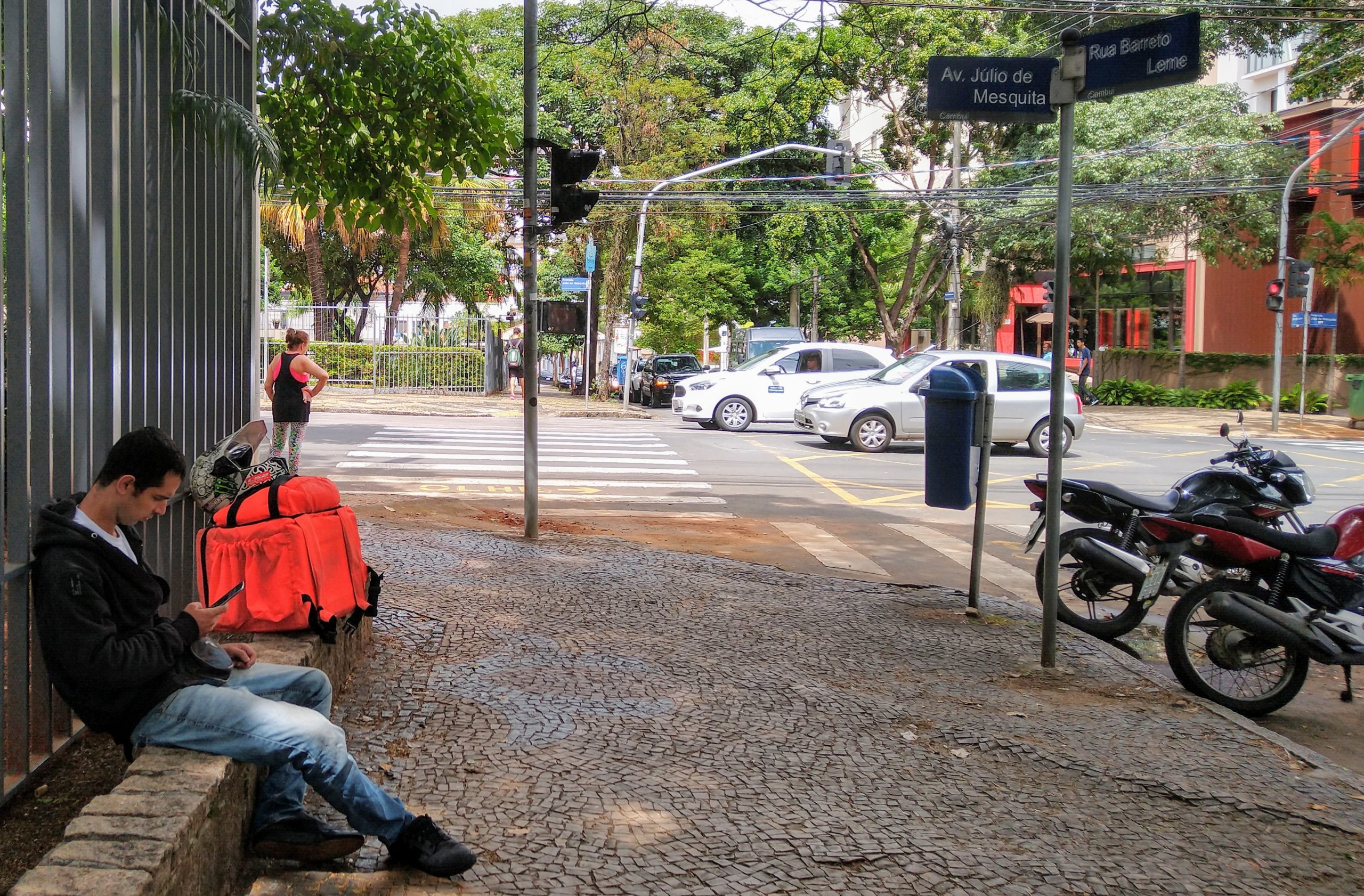 Projeto de bolsões para entregadores de app emperra