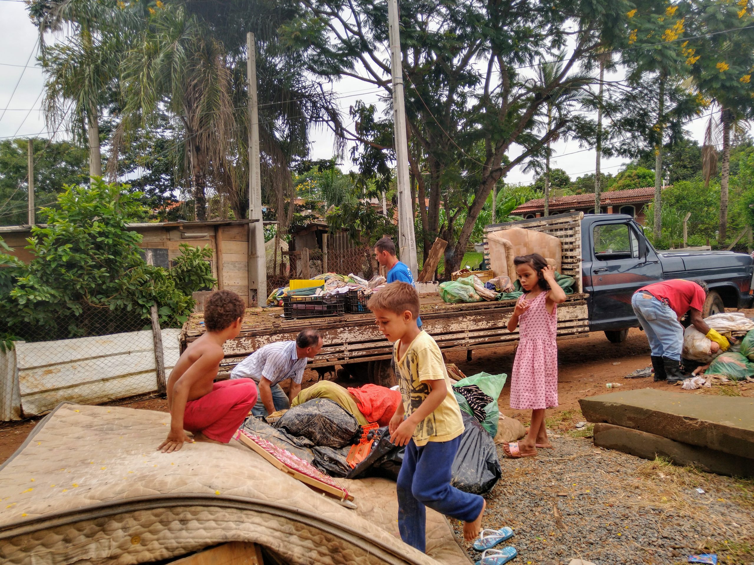 Temporal provoca alagamentos no Recanto dos Dourados