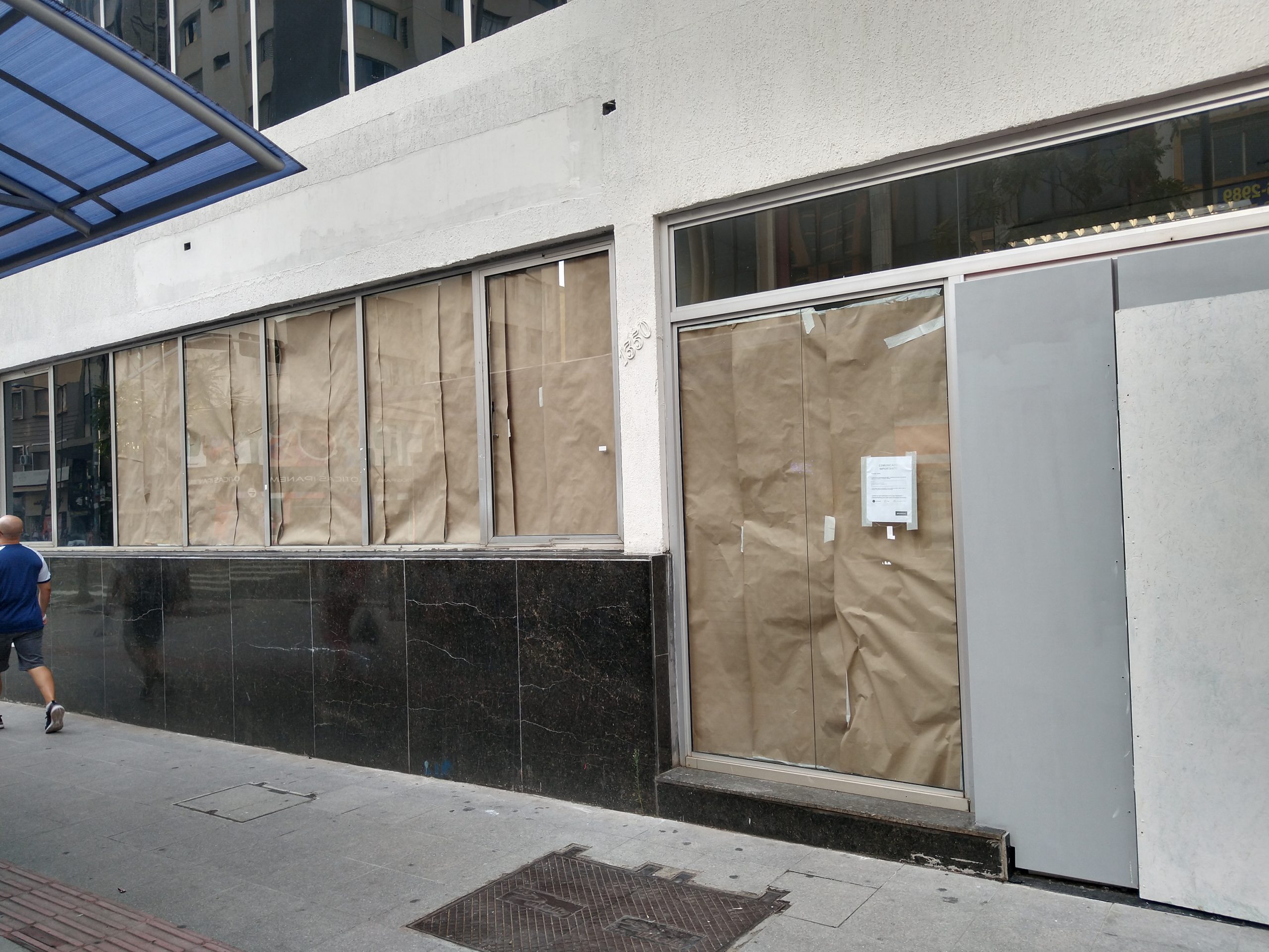 Bancos enxugam gastos e fecham agências