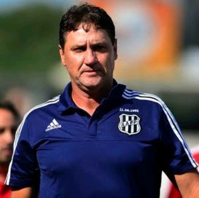 Ponte Preta oficializa a volta de João Brigatti