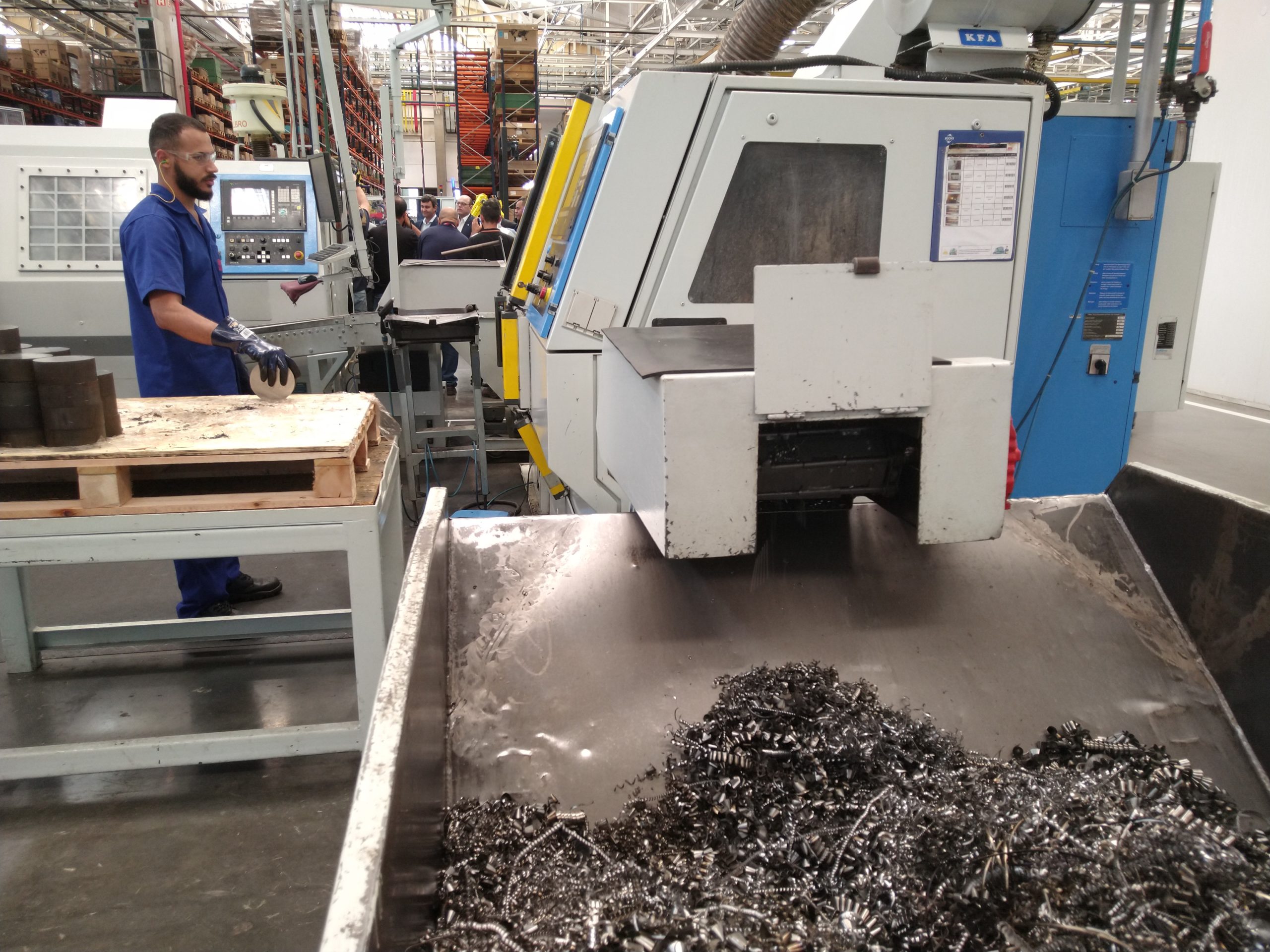 Exportações e importações crescem mais de 18% na RMC em abril