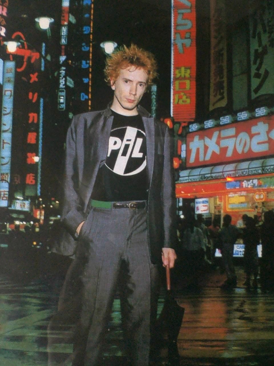 John Lydon como vocalista da banda Pil
