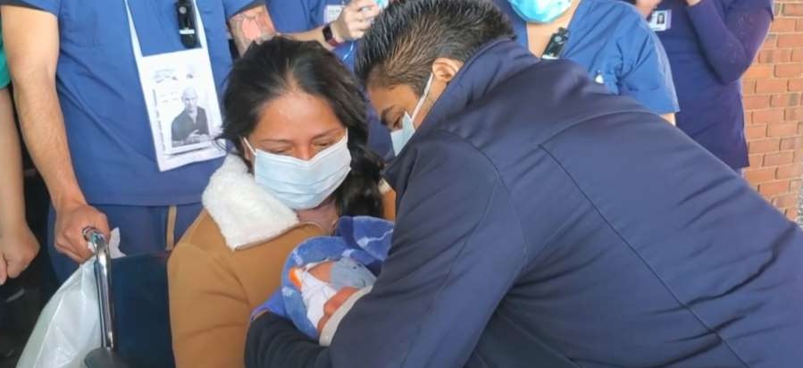 A Boa Notícia: mãe curada do vírus conhece o filho